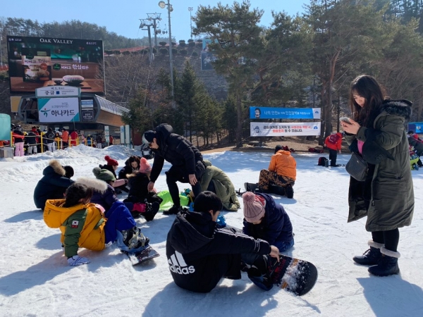 보드강습을 받고 있는 어린 친구들