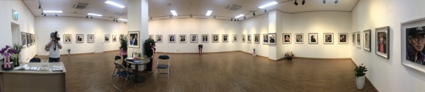 포토그래퍼 정창영 초대 소의(笑意)展, 대전중구문화원 제1전시실