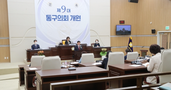 위 사진: 265회 임시회 강정규 의원 건의안 제안설명