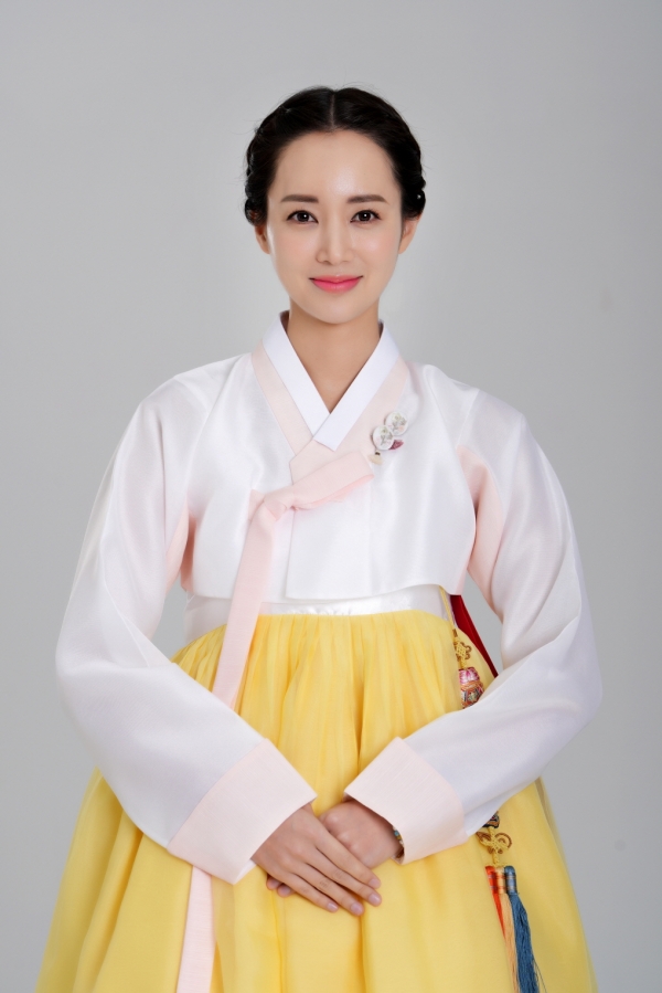 위 사진: [한국민속촌] 속촌아씨 실사 메인