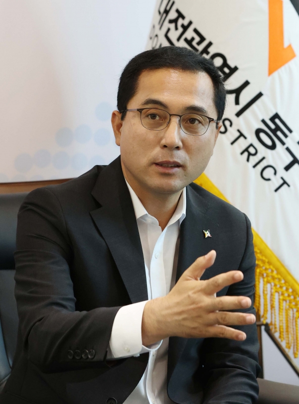 사진 설명: 박희조 동구청장 모습