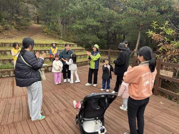 (사진2) 우리 가족을 연결하는 숲에서 시작하는 태교